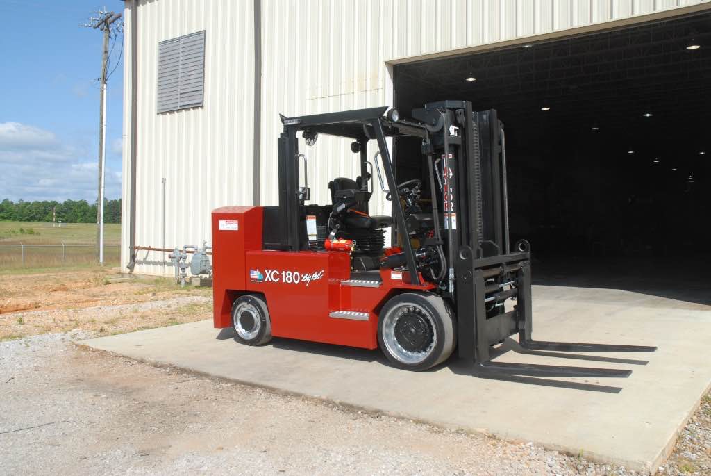 Logan Taylorさん専用 XC-180SL XC Series Cushion Tire Forklift | Taylor Machine Works